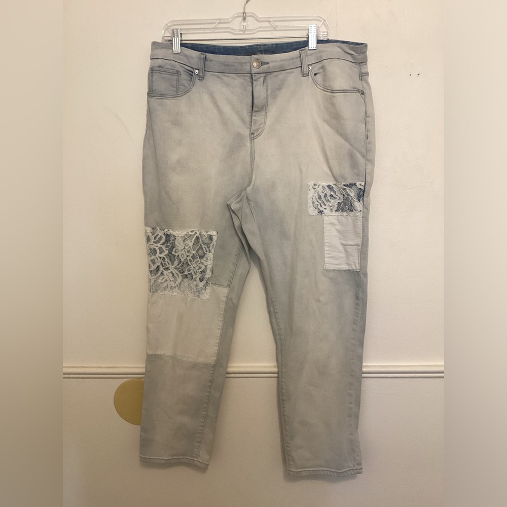 Chico’s So Slimming Girlfriend Ankle Jean